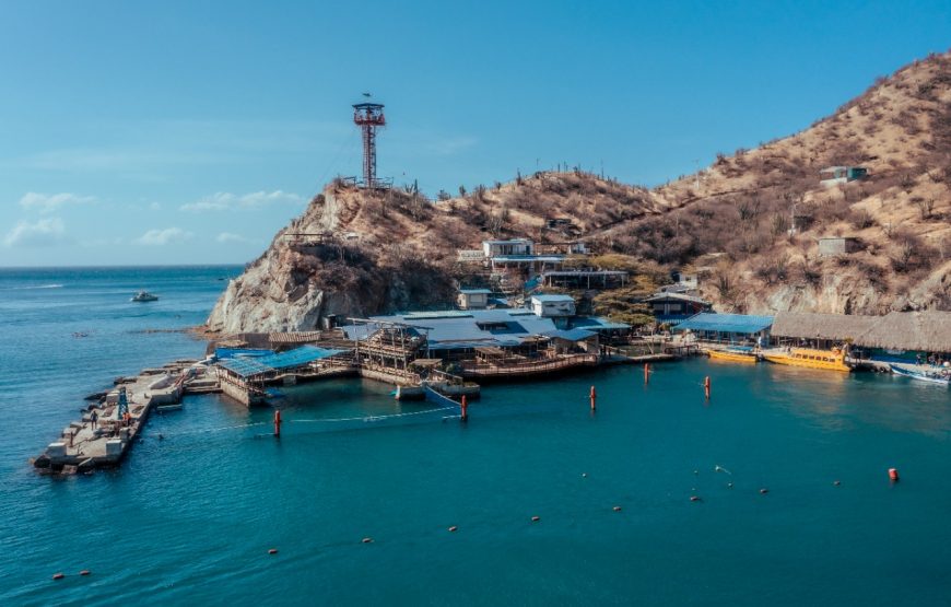 Acuario y Playa Blanca con Interacción con Delfines Por 5 Minutos Santa Marta
