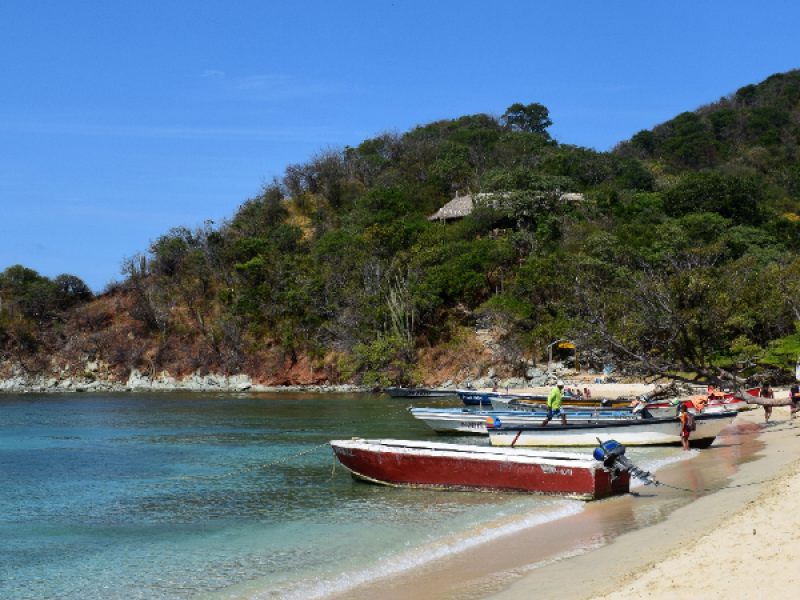 Lanchas en Playa Cristal Santa Marta