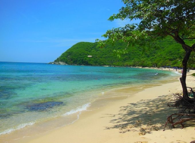 Playa Cristal Parque Tayrona