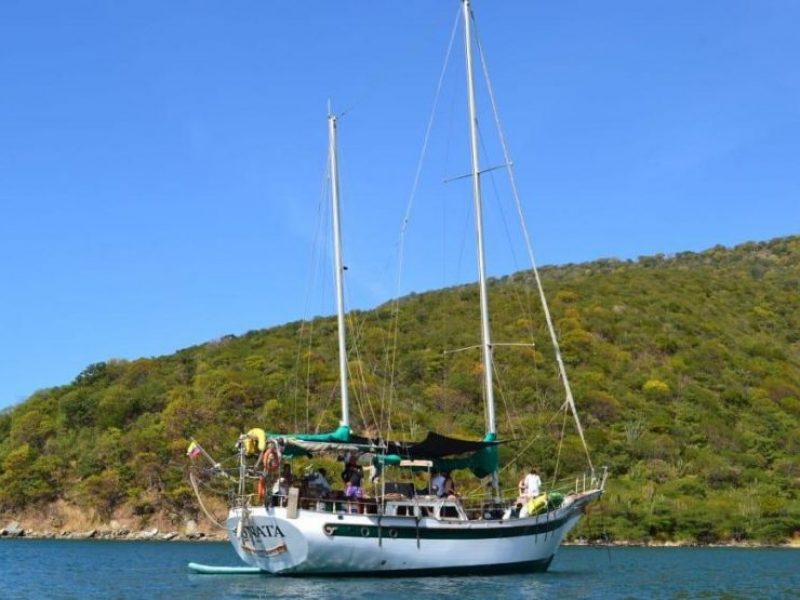 Velero Privado Santa Marta REF. SNT Capacidad 26 Personas