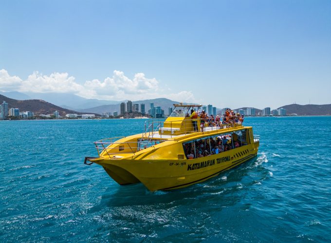 Tour en Katamaran Por Las Playas De Santa Marta