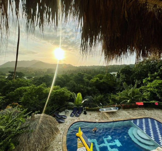hotel-qtz-cerca-del-parque-tayrona-piscina