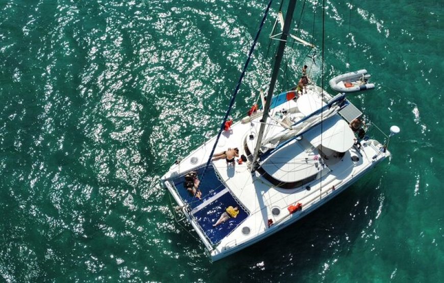 Catamarán Privado Ref. FLVII en Santa Marta