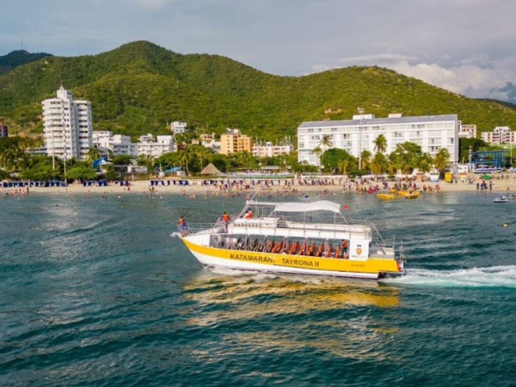 Embarcaciones privadas para eventos corporativos en Santa Marta