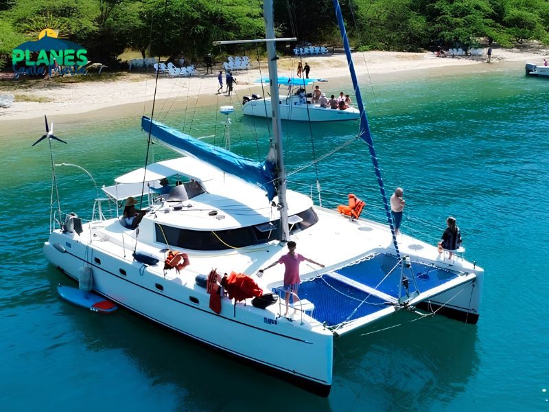 Pasadía en Catamarán Bahia Concha Hermosa Vista al Mar